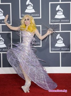 Lady Gaga на наградите ГРАМИ 2010