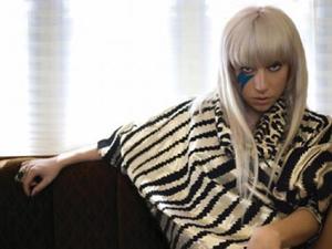 Gaga в кадър от клипа на песента 
