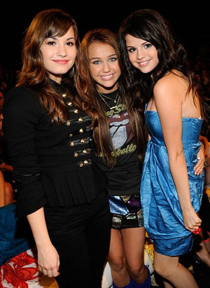 Selena Gomez and friends 2