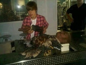 o0o yeah (sun) justin aktior  ... (happy) (sun) [h]