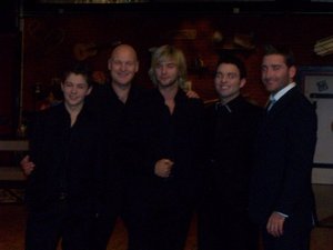 Celtic thunder, Keith Harkin