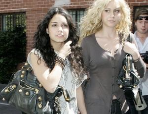 aly michalka and vanessa hudgens