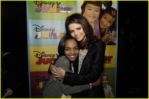 selena and her fan