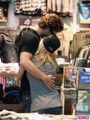 Brody Jenner and Avril Lavigne Shop for Surfboards