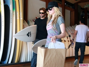 Brody Jenner and Avril Lavigne Shop for Surfboards