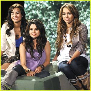 selena gomez,mayli cyrus and demi lovato