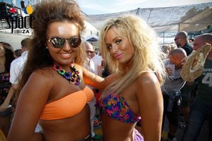 hot clubbing girls