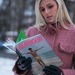 Бени ей така