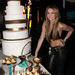 miley gotina torta :)