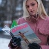 Бени ей така